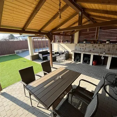 Var-lak Apartment
