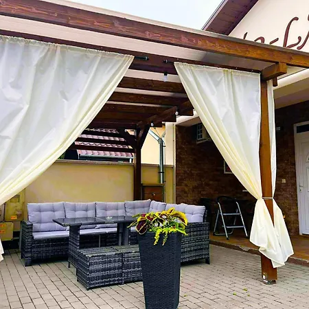Var-lak Apartment *